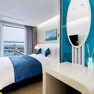 Deluxe Double Room Bath